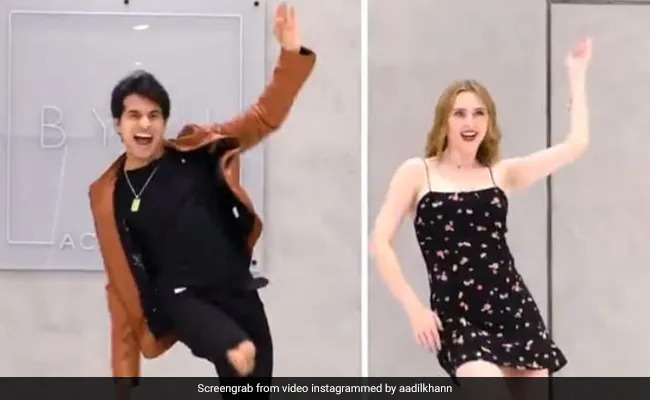 Aadil Khan ne british jejy belrini ke sathy kiya jabr dast dance